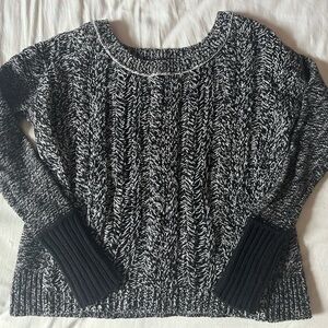 American Eagle Outfitters Black and White Sweater